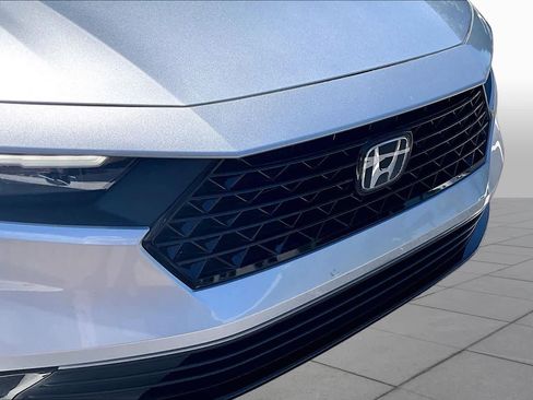 Used 2025 Honda Accord Sport image 30