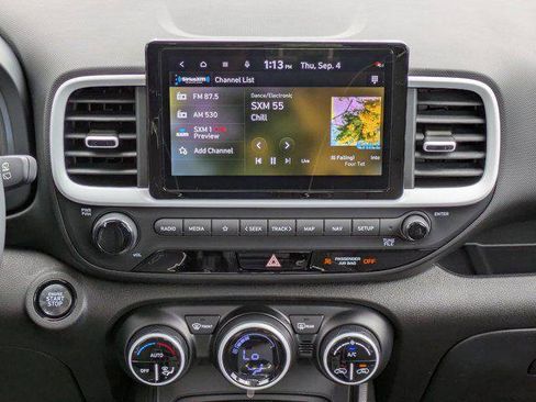New 2025 Hyundai Venue Limited image 12
