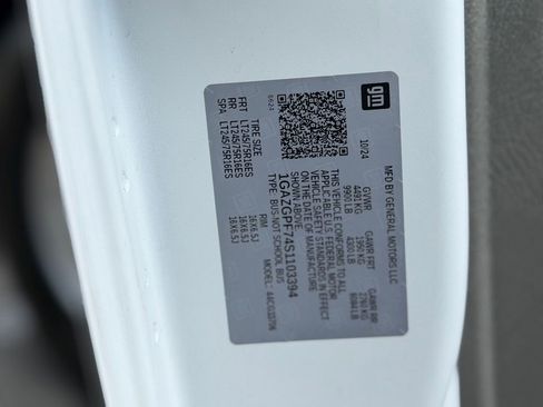 Used 2025 Chevrolet Express 3500 LT w/ LT Preferred Equipment Group image 55