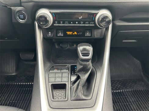Used 2019 Toyota RAV4 XLE w/ Convenience Package image 15