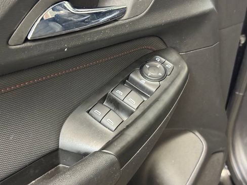 Used 2022 Chevrolet TrailBlazer RS w/ Convenience Package FWD image 10