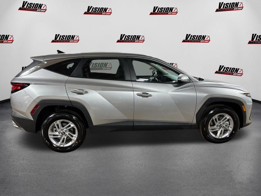 Used 2026 Hyundai Tucson SE AWD/4WD image 4
