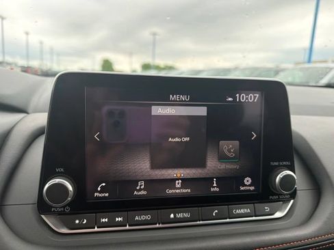 Used 2025 Nissan Rogue SV AWD/4WD image 31