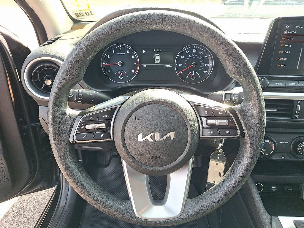 Used 2023 Kia Forte LXS w/ LXS Technology Package FWD image 19