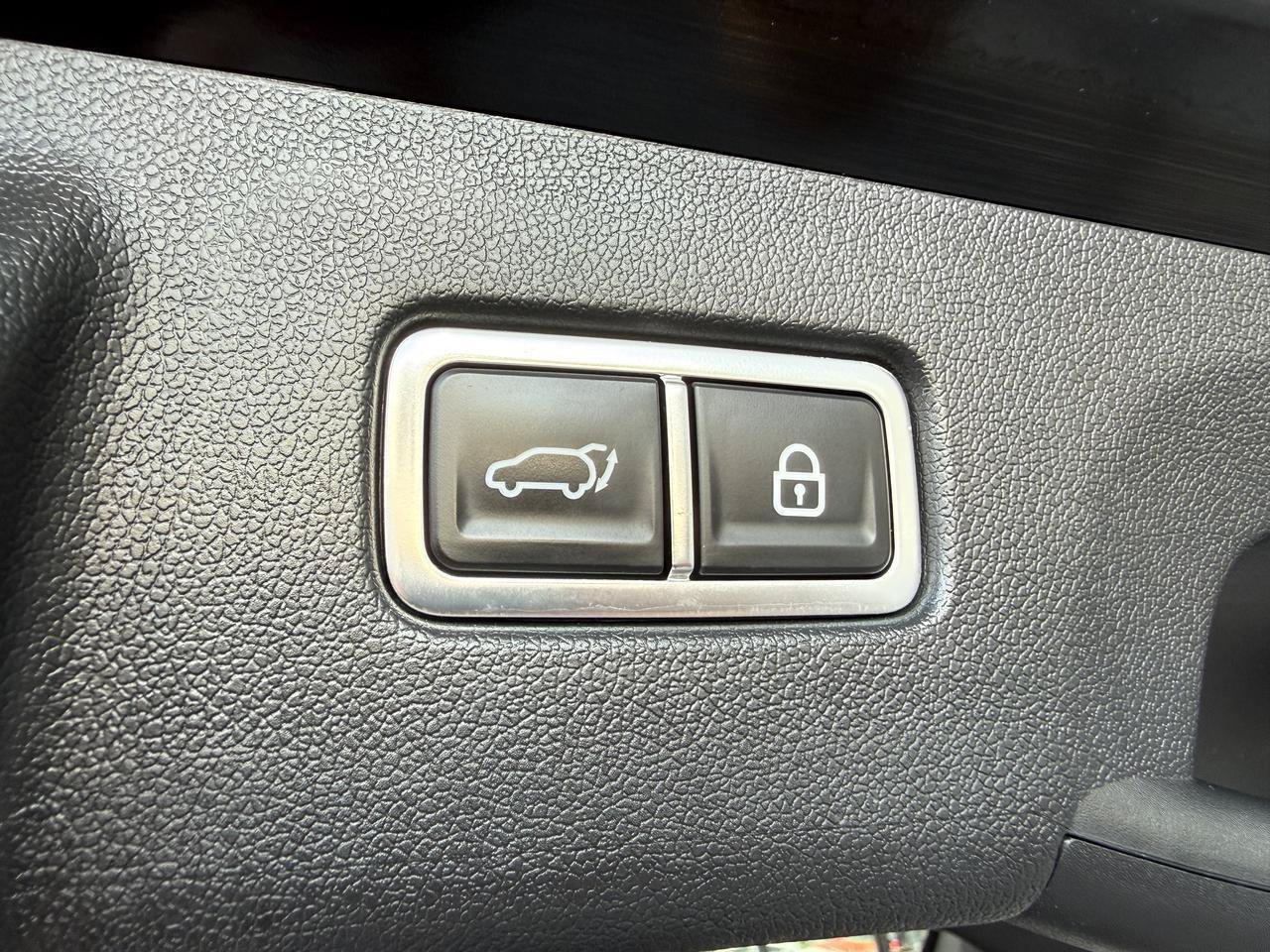 Used 2022 Kia Sorento AWD SX Prestige Plug-In Hybrid image 55