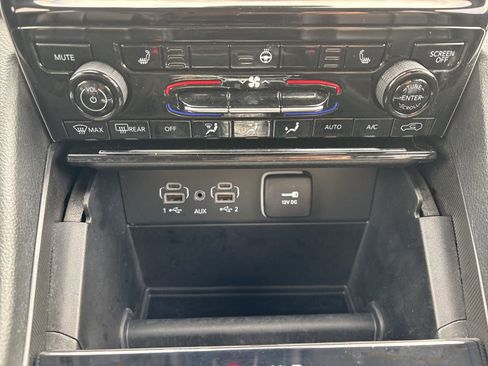 Used 2023 Jeep Grand Cherokee L Limited image 40