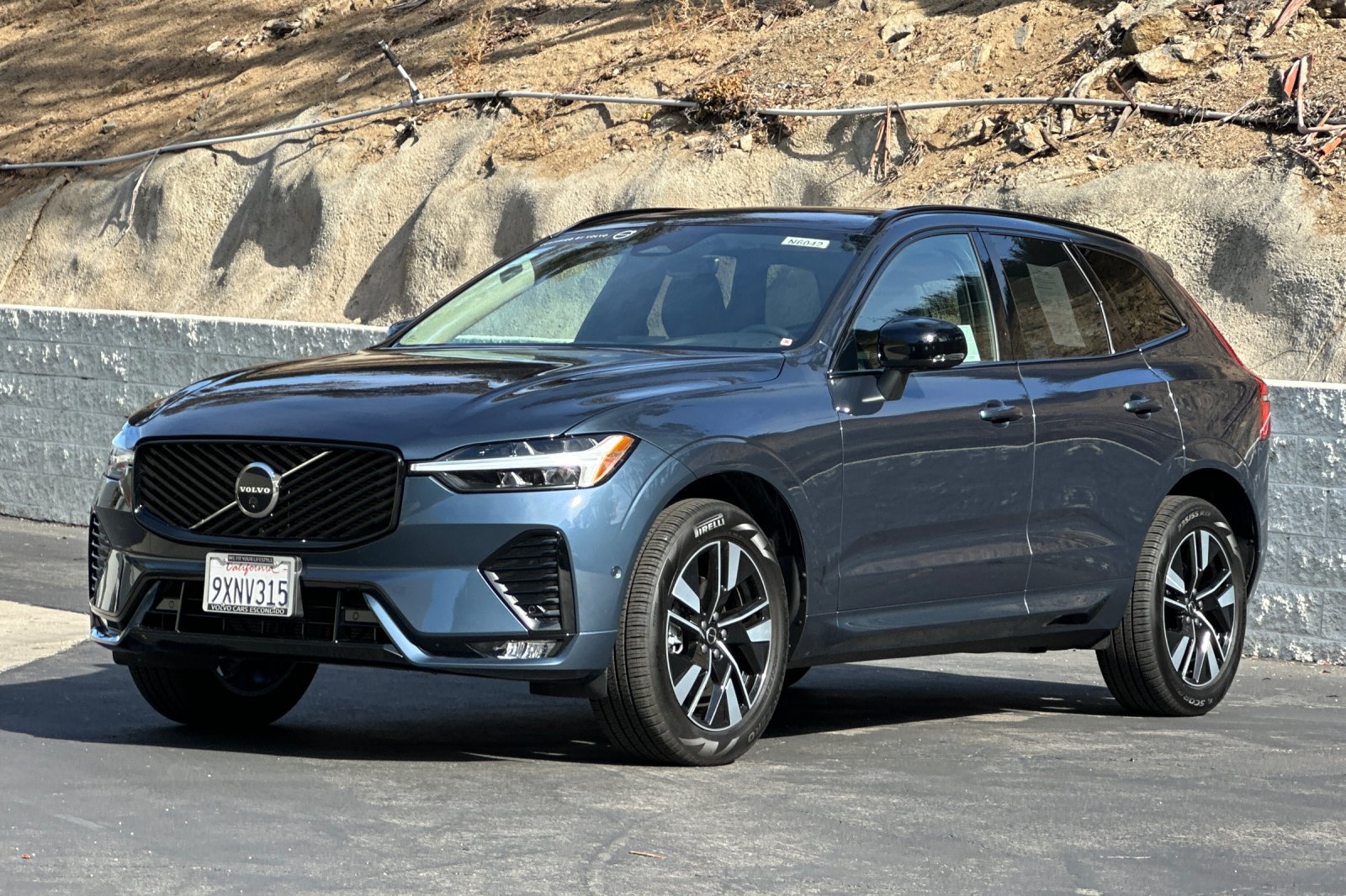 Certified 2026 Volvo XC60 B5 Plus AWD/4WD image 9