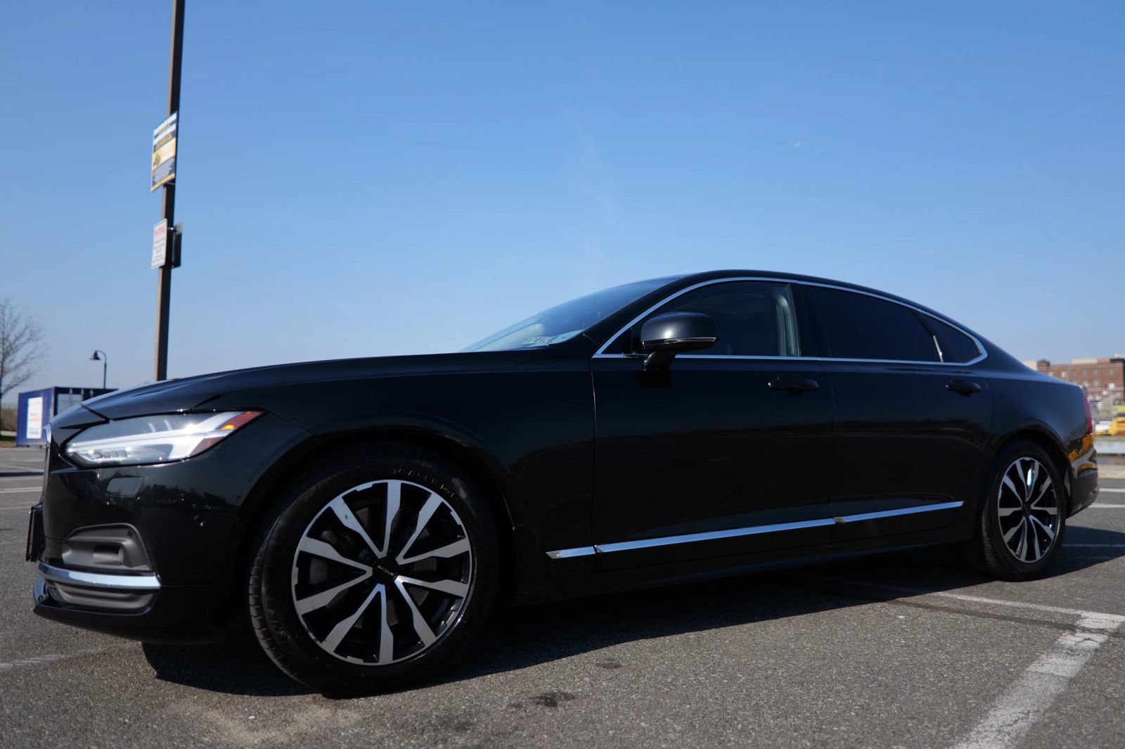 Used 2023 Volvo S90 B6 Plus AWD/4WD image 4