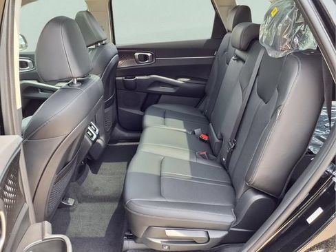 New 2026 Kia Sorento S w/ S Panoramic Sunroof Package FWD image 16