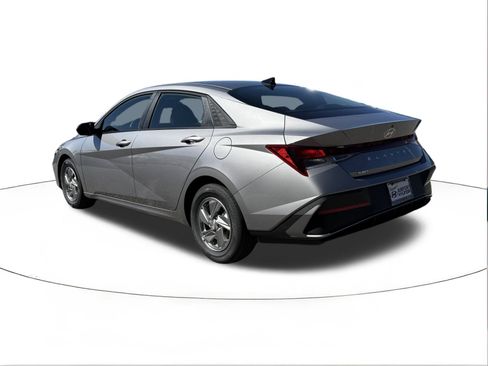 New 2026 Hyundai Elantra SE image 5