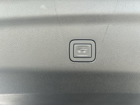 New 2025 Chevrolet Suburban High Country image 13