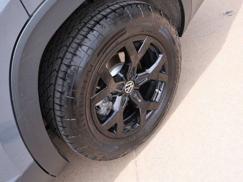 Used 2025 Volkswagen Atlas Peak Edition SE AWD/4WD image 41