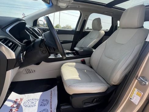 Used 2020 Ford Edge Titanium w/ Equipment Group 301A AWD/4WD image 10