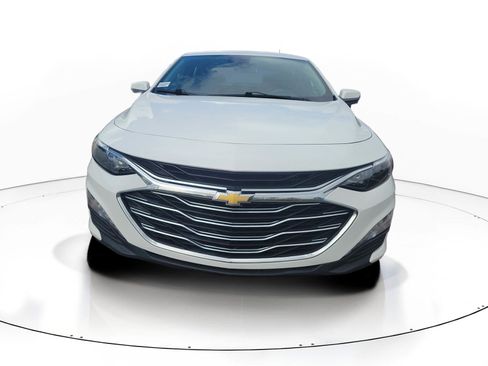 Used 2023 Chevrolet Malibu LT w/ Driver Confidence Package image 2