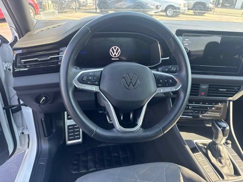 Used 2025 Volkswagen Jetta Sport FWD image 12
