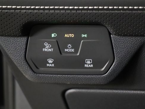 Used 2025 Volkswagen Atlas Cross Sport SEL Premium R-Line image 36