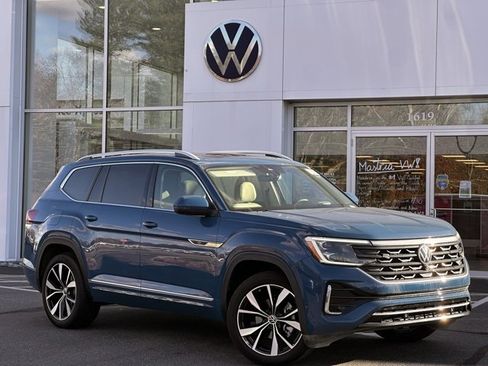 Certified 2025 Volkswagen Atlas SEL Premium R-Line image 1