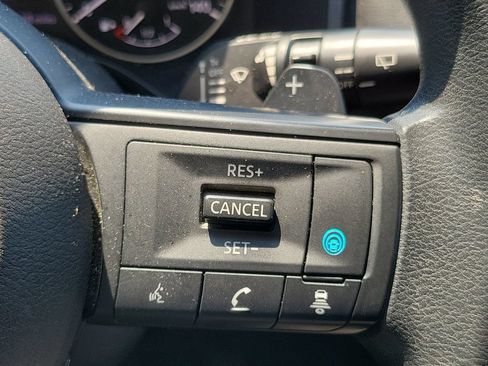 Used 2024 Nissan Rogue SV FWD image 25