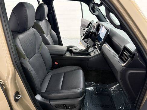 Used 2024 Lexus GX 550 AWD/4WD image 18