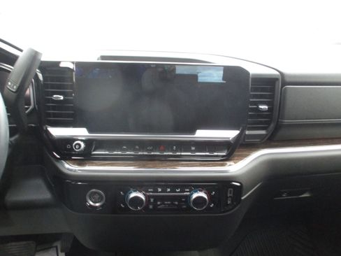Used 2023 GMC Sierra 1500 SLE AWD/4WD image 34