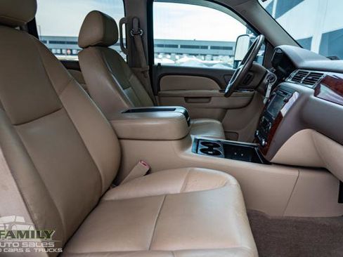 Used 2014 Chevrolet Silverado 2500 LTZ w/ LTZ Plus Package image 27