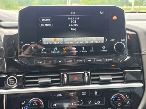 Used 2024 Nissan Pathfinder Platinum FWD image 22