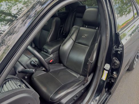 Used 2019 Chrysler 300 S w/ 300S Premium Group 2 RWD image 13