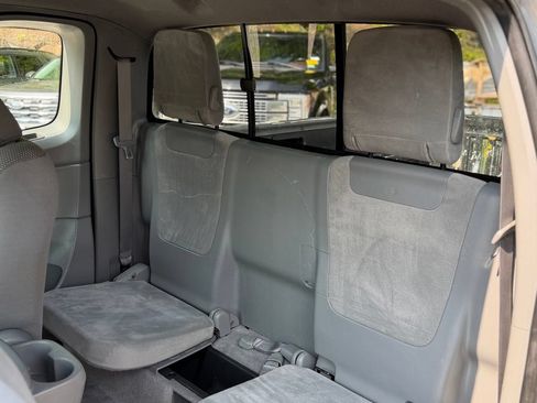 Used 2010 Toyota Tacoma 4x4 Access Cab V6 image 3