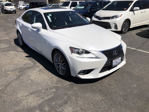Used 2014 Lexus IS 250 w/ Navigation Package RWD image 5