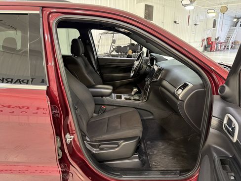 Used 2022 Jeep Grand Cherokee Laredo E image 13