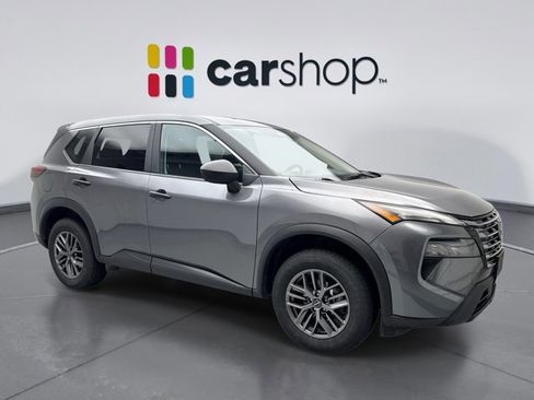 Used 2024 Nissan Rogue S image 7