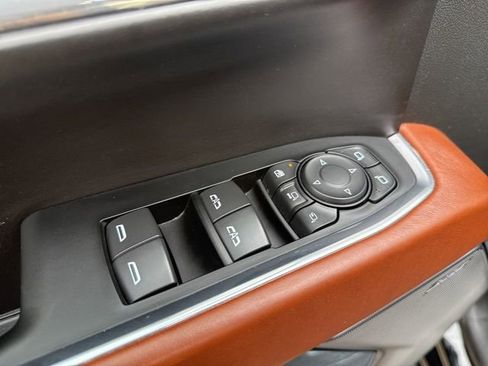Used 2024 GMC Sierra 2500 Denali Ultimate AWD/4WD image 12