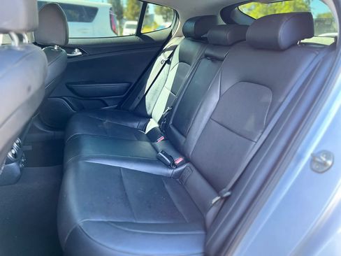 Used 2018 Kia Stinger RWD image 12