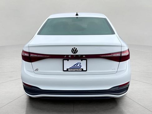 New 2025 Volkswagen Jetta SE image 6
