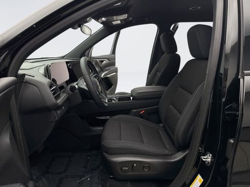Used 2025 Chevrolet Traverse LT w/ Driver Confidence Package FWD image 11