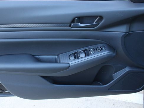 New 2025 Nissan Altima 2.5 S image 12