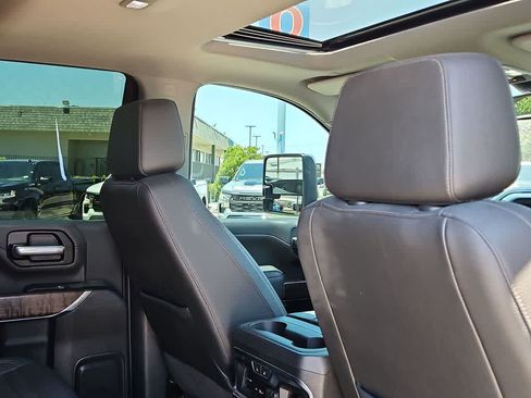 Used 2022 GMC Sierra 3500 Denali AWD/4WD image 17