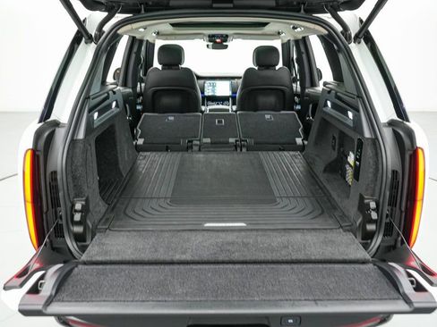 Used 2023 Land Rover Range Rover SE image 36