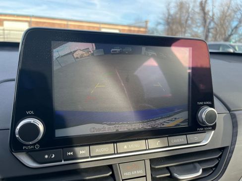 Used 2025 Nissan Altima 2.5 SV image 23