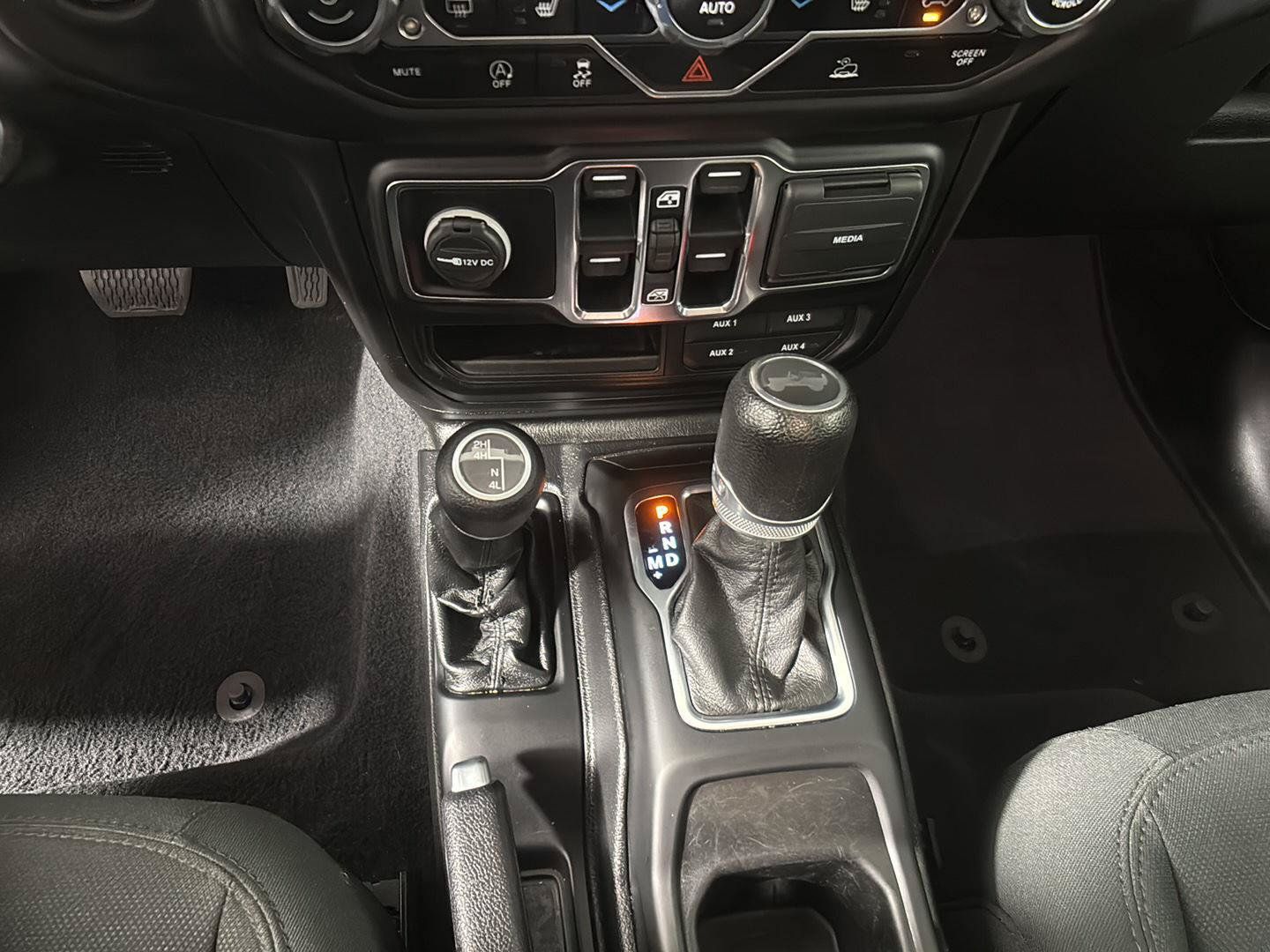 Used 2021 Jeep Wrangler Unlimited Sport AWD/4WD image 35