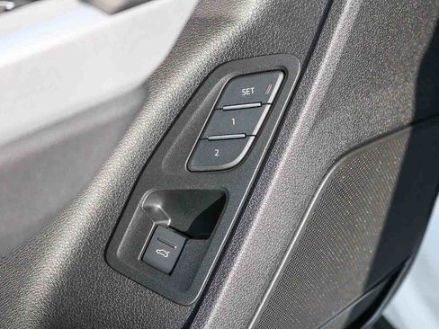 Used 2025 Audi Q3 2.0T Premium image 33