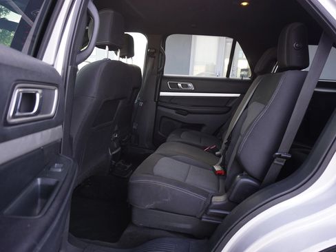 Used 2017 Ford Explorer XLT AWD/4WD image 17