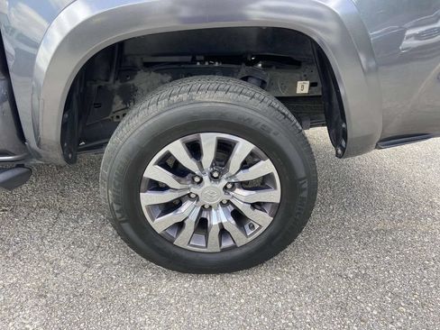 Used 2023 Toyota Tacoma Limited AWD/4WD image 10