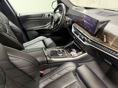Used 2024 BMW X5 xDrive40i w/ Premium Package AWD/4WD image 8
