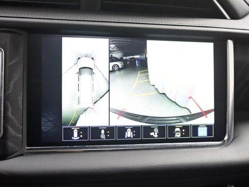 Used 2024 GMC Yukon XL Denali AWD/4WD image 21
