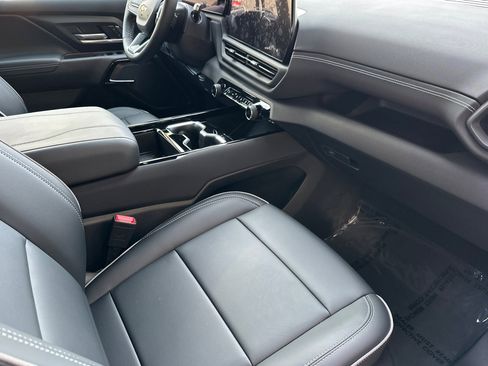 Used 2026 Chevrolet Silverado EV LT image 19