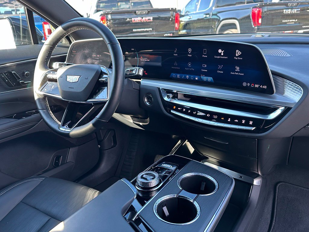 Certified 2024 Cadillac Lyriq Luxury AWD/4WD image 23