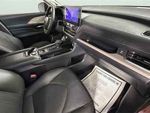 Used 2024 Toyota Grand Highlander XLE image 50
