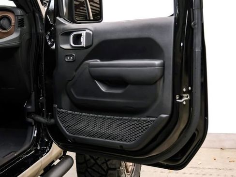 Used 2024 Jeep Wrangler Unlimited Rubicon w/ Technology Group image 84