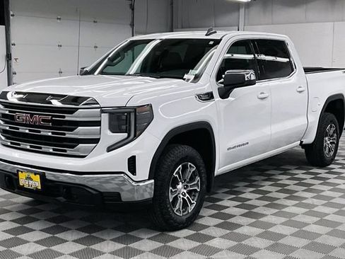 Used 2026 GMC Sierra 1500 SLE w/ X31 Off-Road Package AWD/4WD image 12